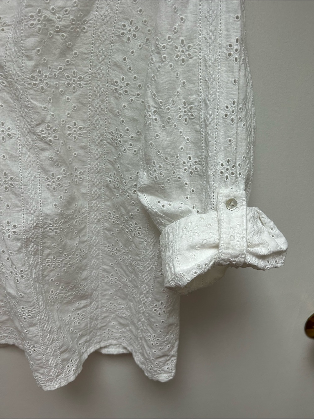 Christian Siriano White Eyelet V-Neck Long Sleeve Blouse - Picture 3 of 4